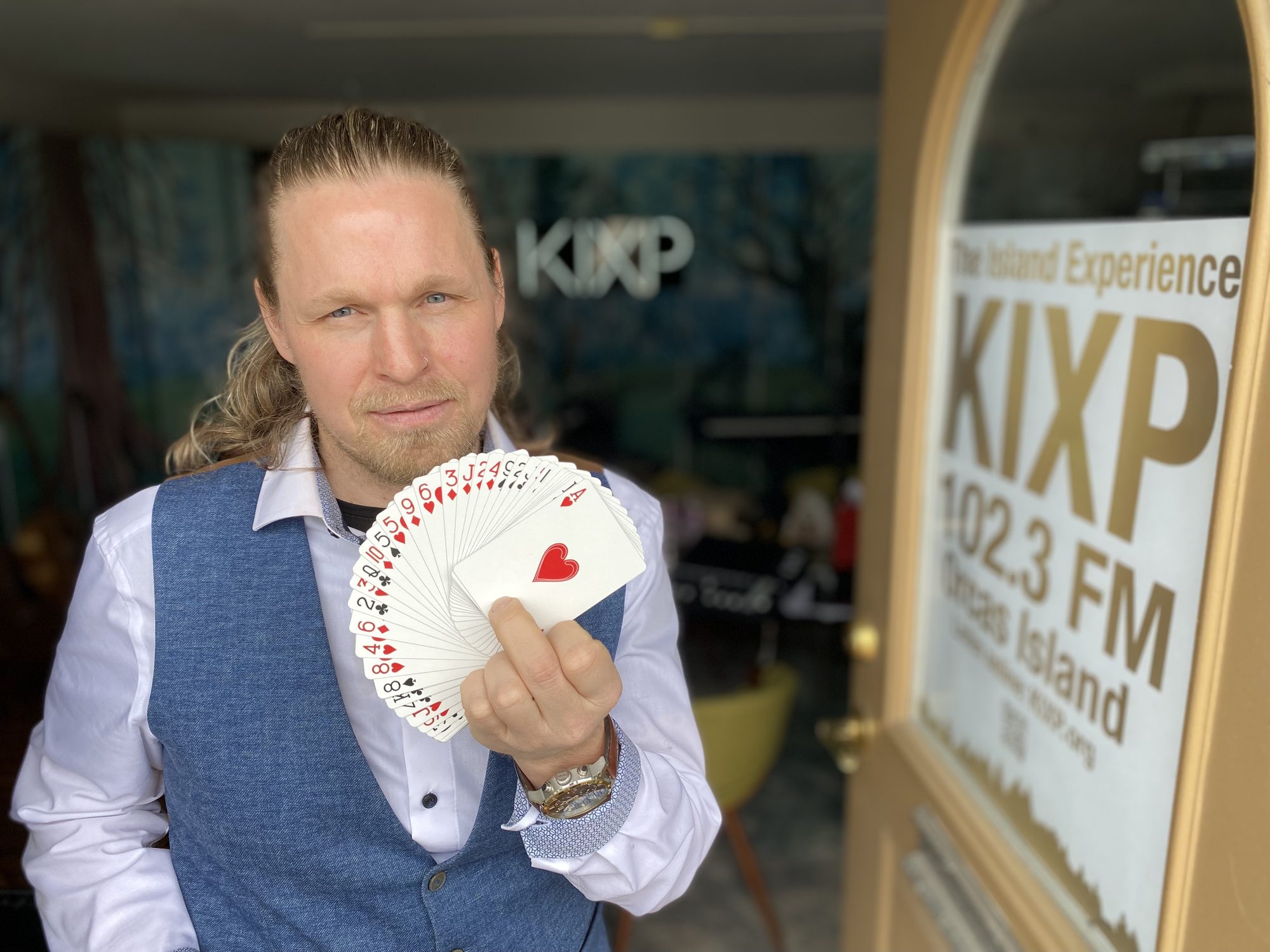 A KIXP Interview with Henry 'Oz, The German Magician - Life on Orcas Island